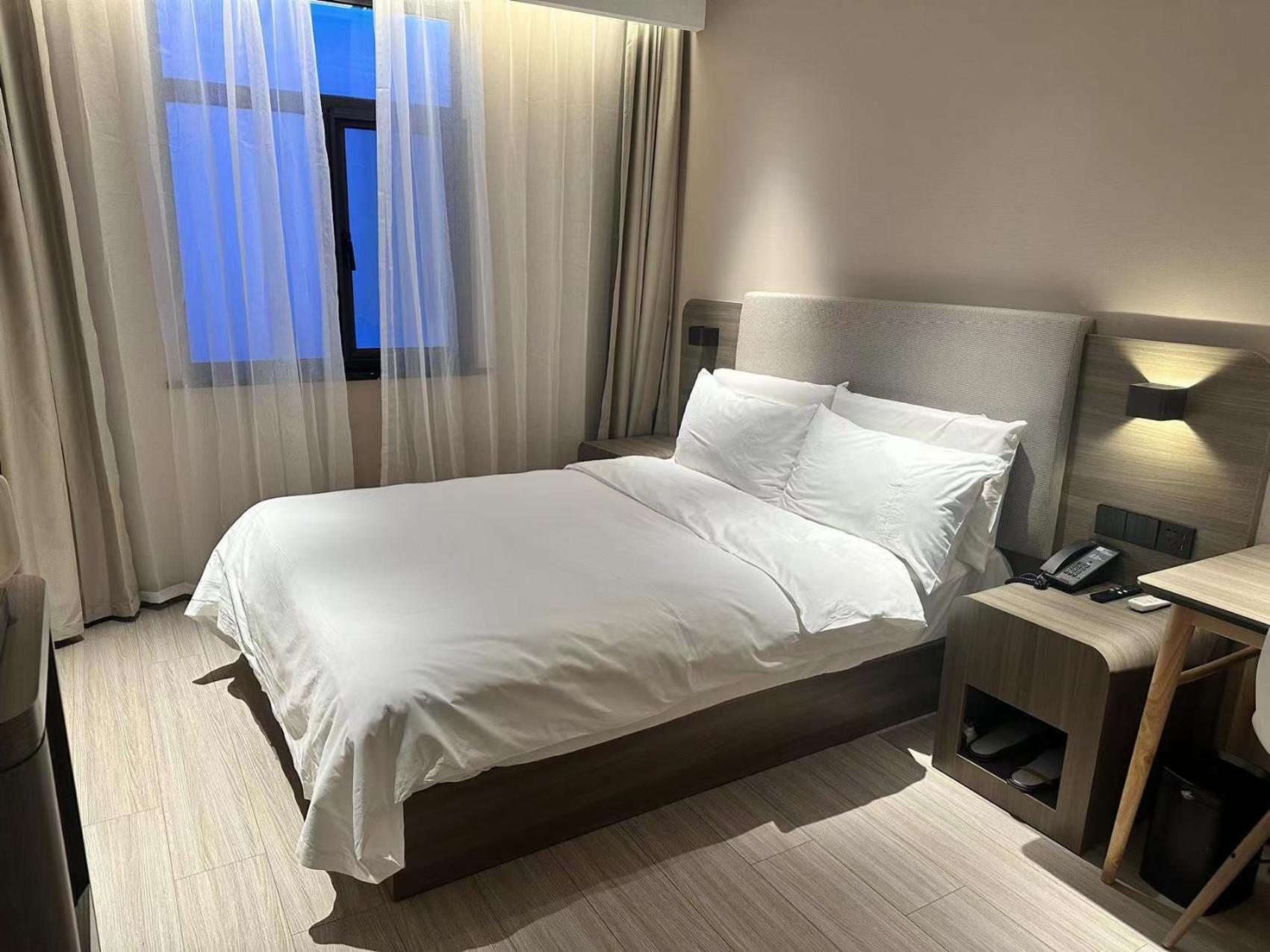 Hotel Hanting Lujiazui Tangqiao Subway Station Shanghai